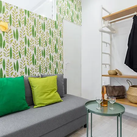 דירה Casa Madere- Ideal Couples - & Cosy -train Station - Tram & Supermarkets-balcony- Washing-machine-ac ניס
