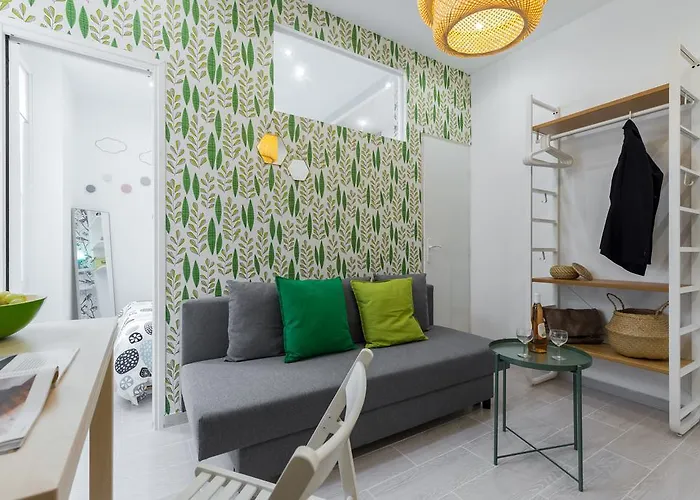 Casa Madere- Ideal Couples - & Cosy -train Station - Tram & Supermarkets-balcony- Washing-machine-ac Nice