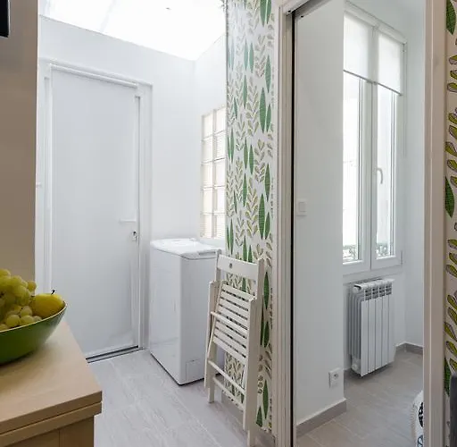 Apartmán Casa Madere- Ideal Couples - & Cosy -train Station - Tram & Supermarkets-balcony- Washing-machine-ac Nice