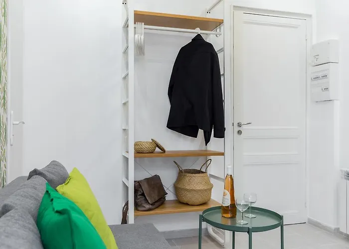 Apartmán Casa Madere- Ideal Couples - & Cosy -train Station - Tram & Supermarkets-balcony- Washing-machine-ac Nice