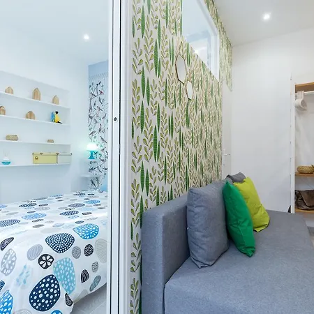 Apartment Casa Madere- Ideal Couples - & Cosy -train Station - Tram & Supermarkets-balcony- Washing-machine-ac Nice