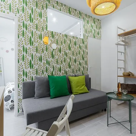 Casa Madere- Ideal Couples - & Cosy -train Station - Tram & Supermarkets-balcony- Washing-machine-ac Nice